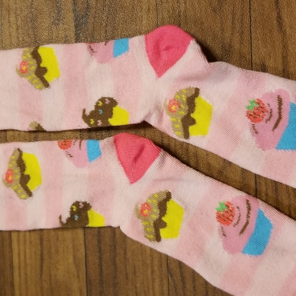 🧁 Cupcake Socks! 🧁 - Picture 2 of 5